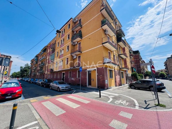 appartamento in vendita a Bologna in zona Saffi