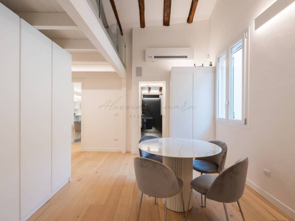 appartamento in vendita a Bologna in zona Santo Stefano