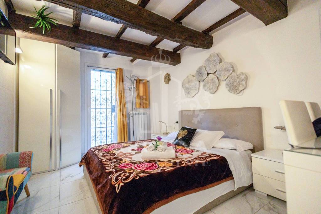 appartamento in vendita a Bologna in zona Santo Stefano