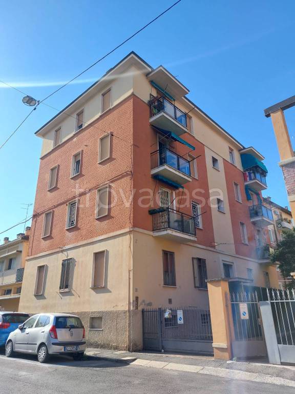 appartamento in vendita a Bologna in zona Saragozza
