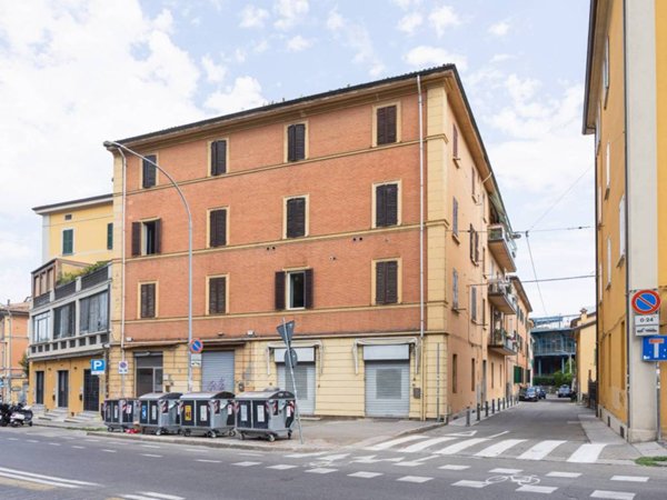 appartamento in vendita a Bologna in zona Saragozza