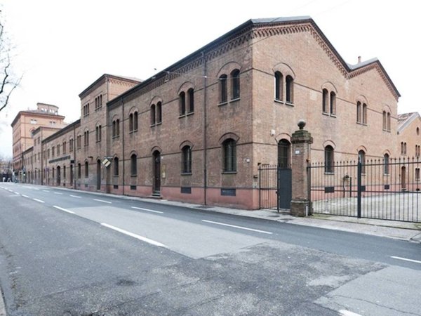 negozio in vendita a Bologna in zona Saffi