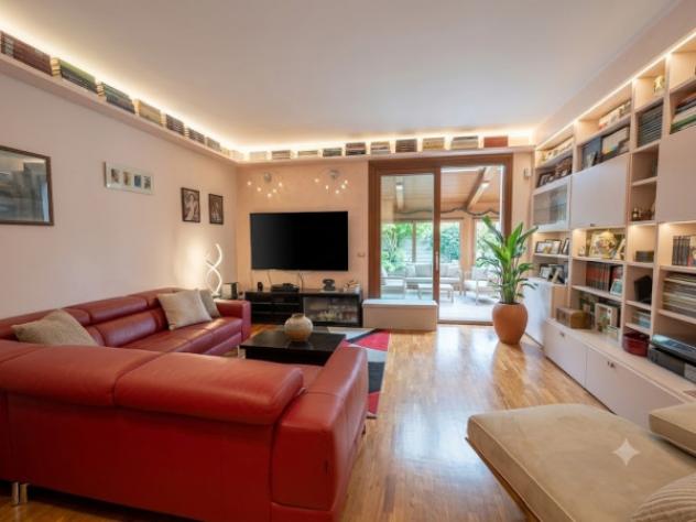 casa indipendente in vendita a Bologna in zona Quartiere Porto