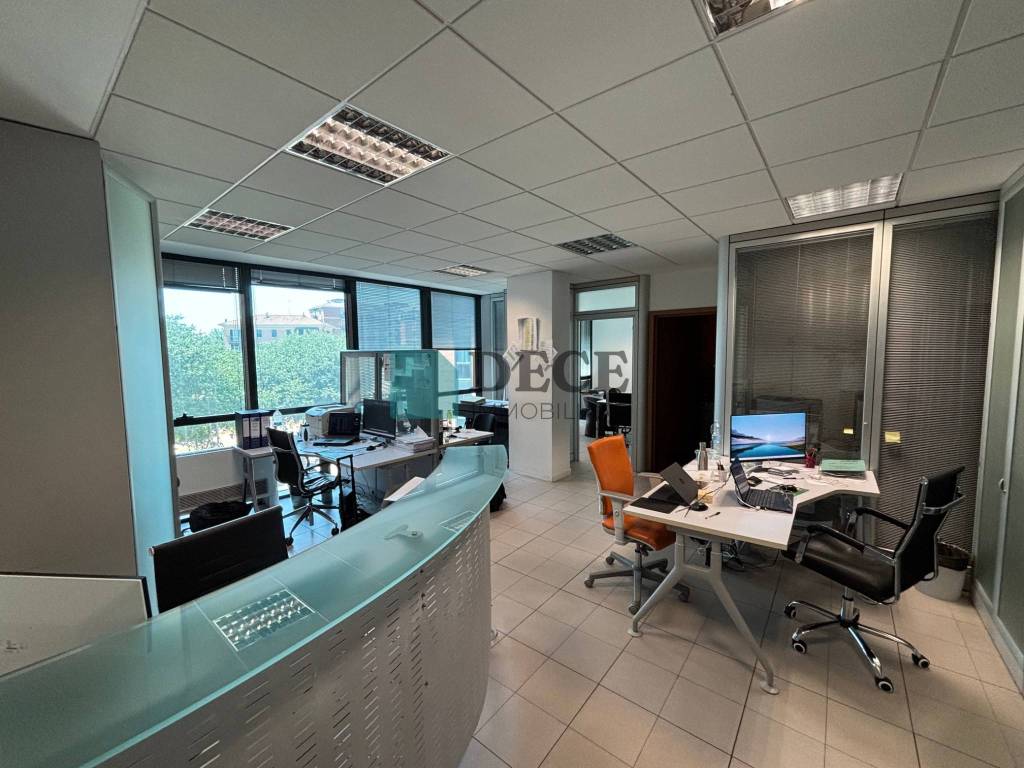 ufficio in vendita a Bologna in zona San Vitale