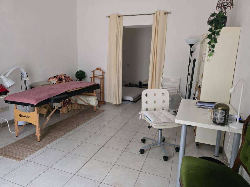 negozio in vendita a Bologna in zona San Vitale