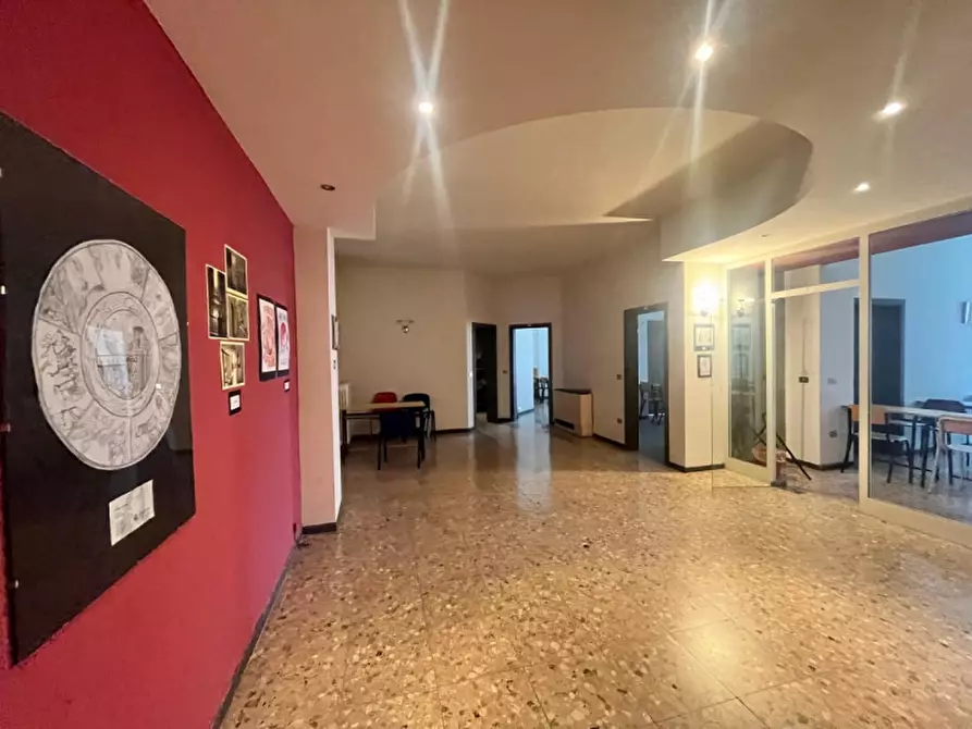 ufficio in vendita a Bologna in zona Santo Stefano