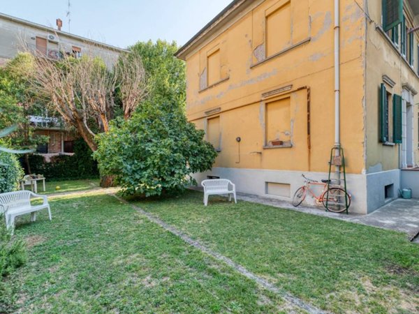 casa indipendente in vendita a Bologna in zona Bolognina