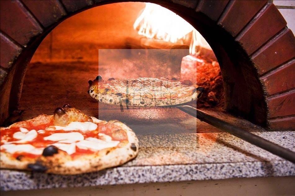 negozio in vendita a Bologna in zona Santo Stefano