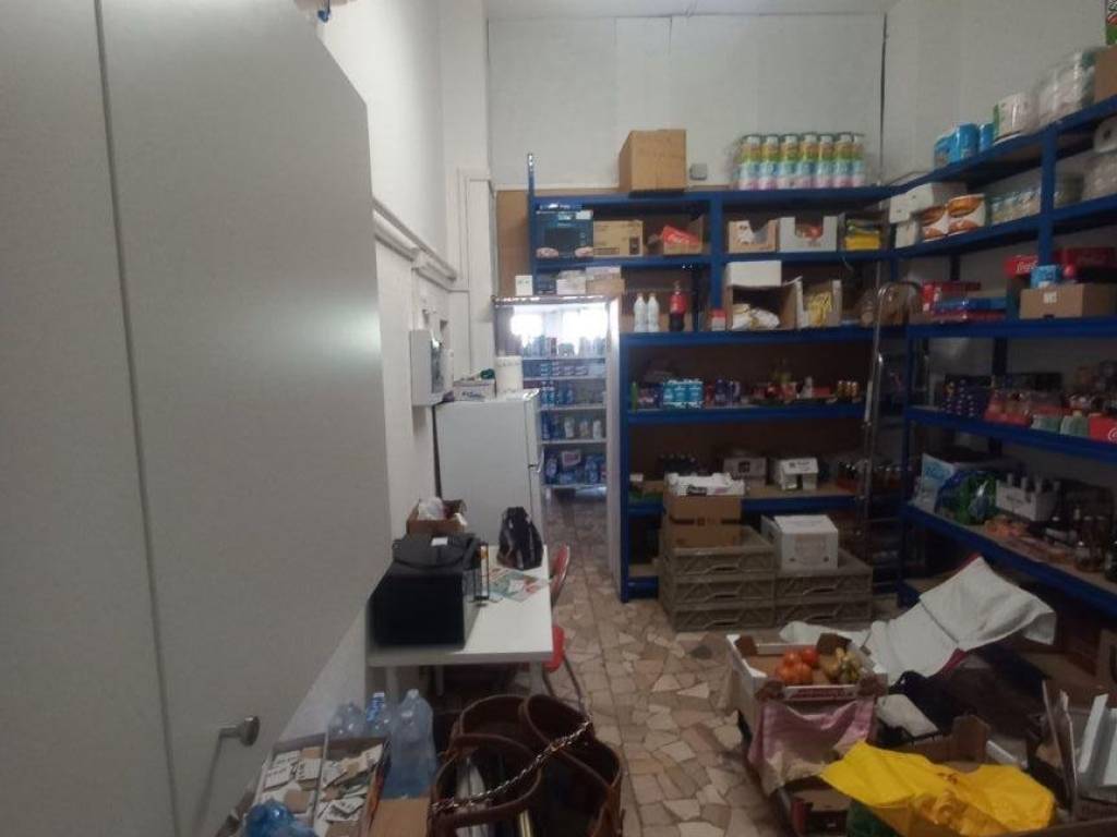 negozio in vendita a Bologna in zona Saragozza