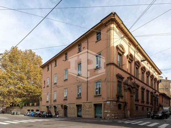 appartamento in vendita a Bologna in zona Centro Storico