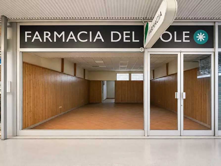 negozio in vendita a Bologna in zona Pilastro