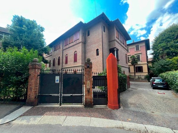 appartamento in vendita a Bologna in zona Santo Stefano