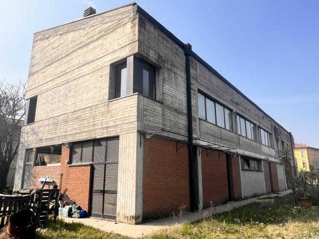 negozio in vendita a Bologna in zona Lame
