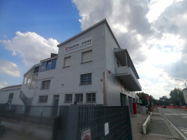 locale commerciale in vendita a Bologna in zona Corticella