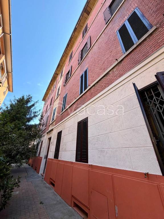 appartamento in vendita a Bologna in zona Saffi