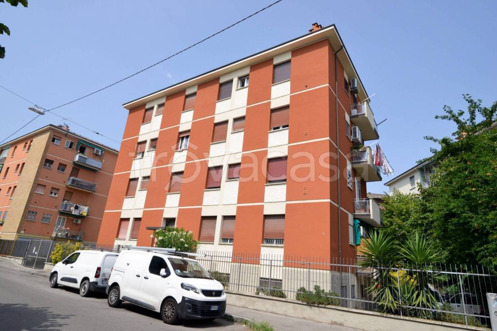 appartamento in vendita a Bologna in zona Mazzini