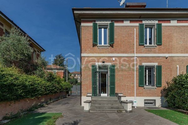 casa indipendente in vendita a Bologna in zona Saragozza