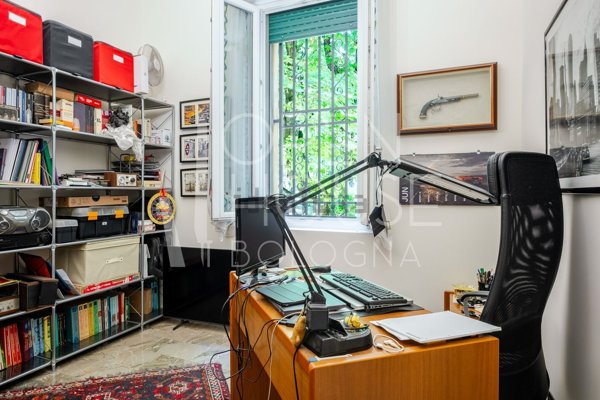 casa indipendente in vendita a Bologna in zona Andrea Costa