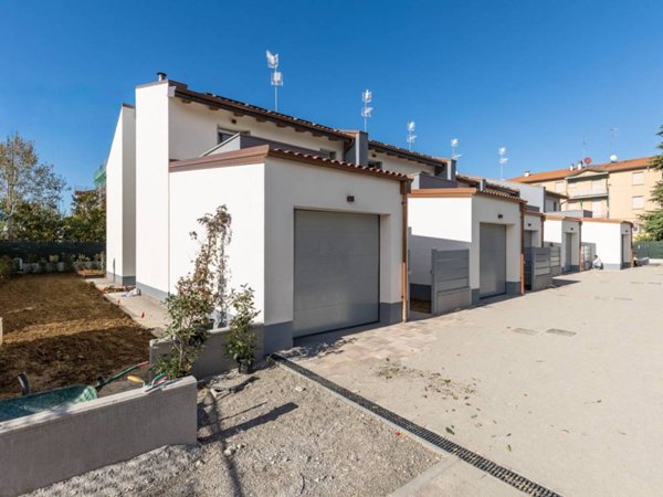 casa indipendente in vendita a Bologna in zona Borgo Panigale