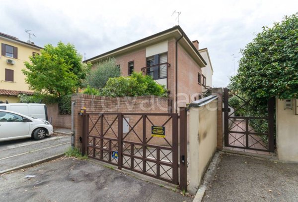 casa indipendente in vendita a Bologna in zona Mazzini
