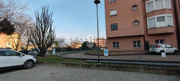 box auto in vendita a Bologna in zona Casteldebole