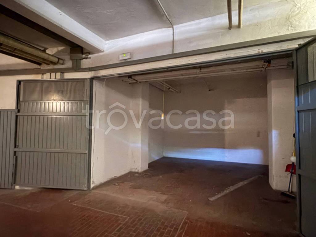 box auto in vendita a Bologna in zona Santa Viola