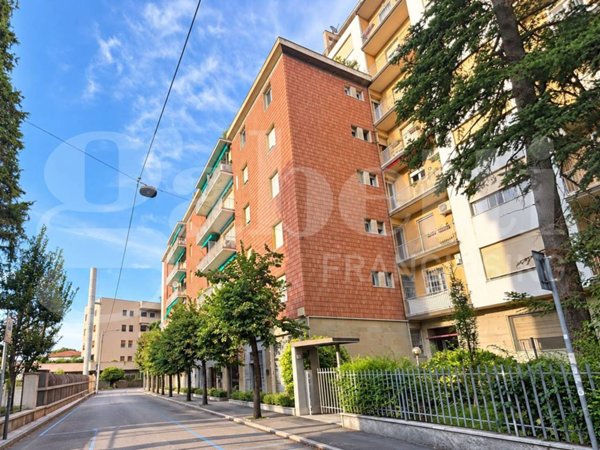 appartamento in vendita a Bologna in zona Saragozza