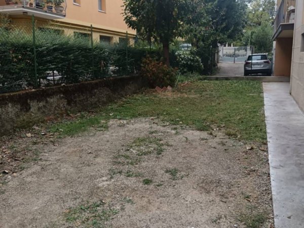 box auto in vendita a Bologna in zona Mazzini