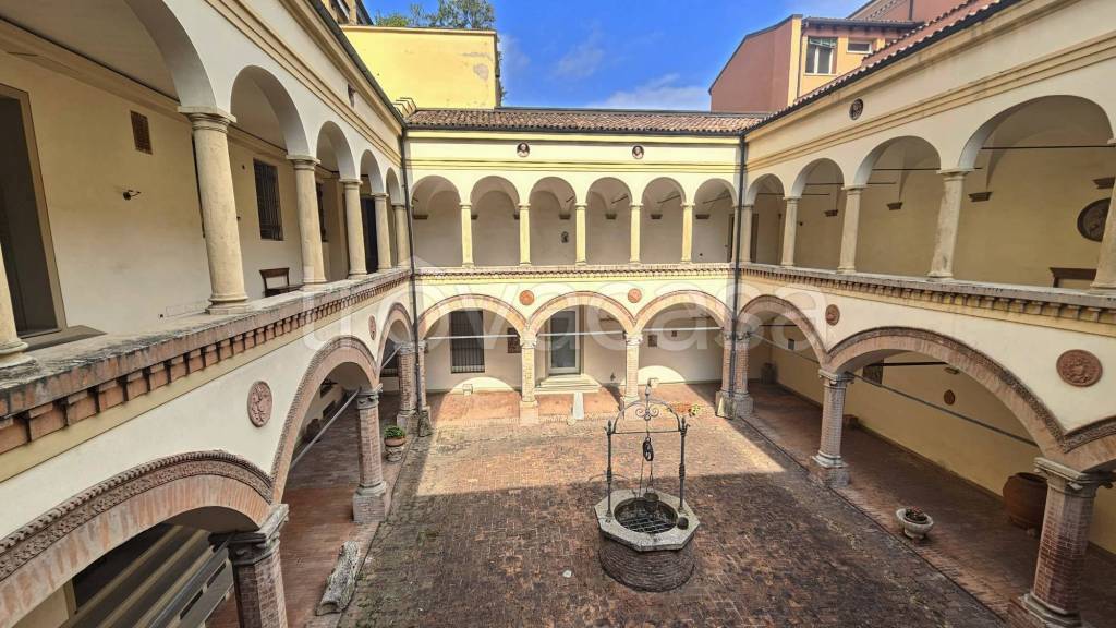appartamento in vendita a Bologna in zona Centro Storico
