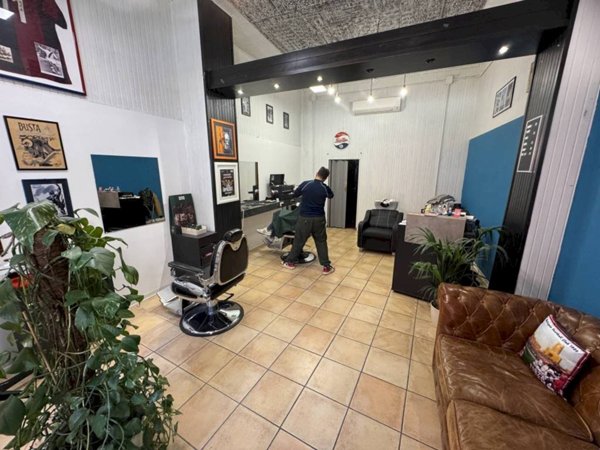 negozio in vendita a Bologna in zona Centro Storico