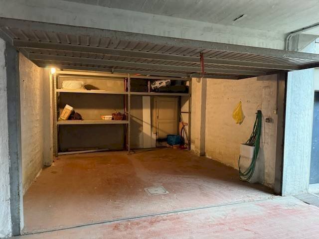 box auto in vendita a Bologna in zona Bolognina
