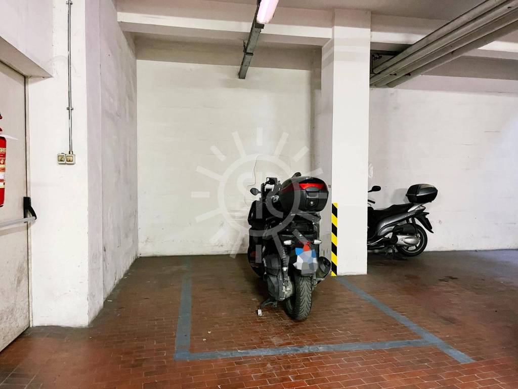 box auto in vendita a Bologna in zona Marconi