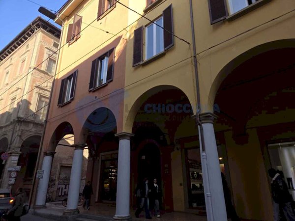 ufficio in vendita a Bologna in zona Centro Storico
