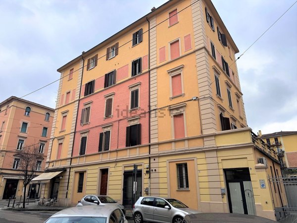 appartamento in vendita a Bologna in zona Saffi