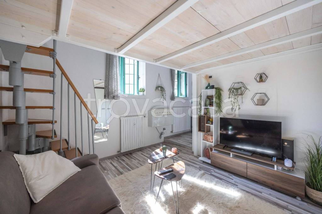 appartamento in vendita a Bologna in zona Santo Stefano