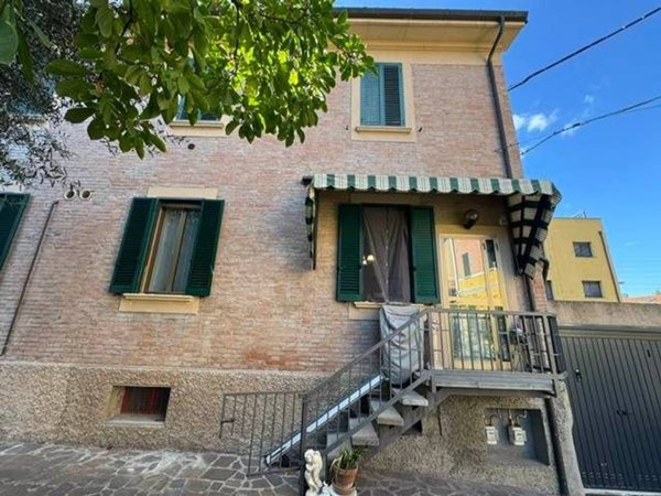 casa indipendente in vendita a Bologna in zona Saffi