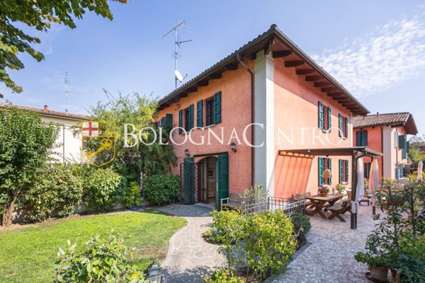 casa indipendente in vendita a Bologna in zona Saffi