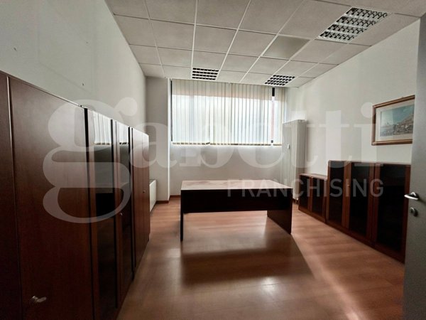 ufficio in vendita a Bologna in zona Marconi