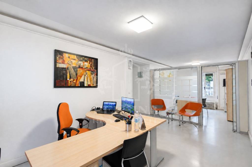ufficio in vendita a Bologna in zona Centro Storico