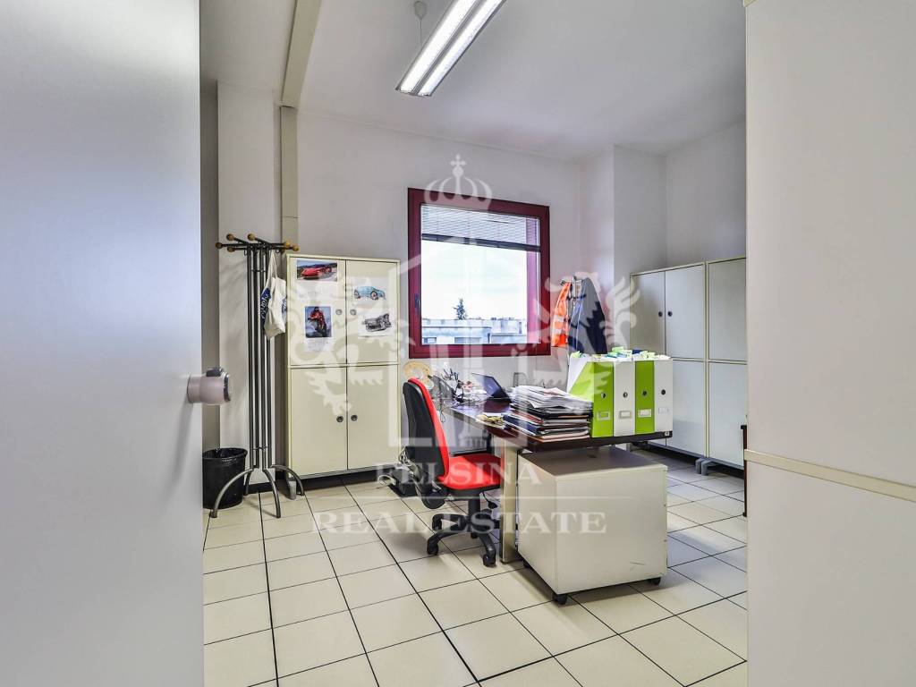ufficio in vendita a Bologna in zona Borgo Panigale