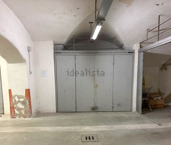 box auto in vendita a Bologna in zona Irnerio