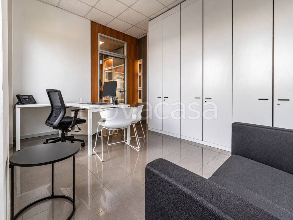 ufficio in vendita a Bologna in zona Borgo Panigale
