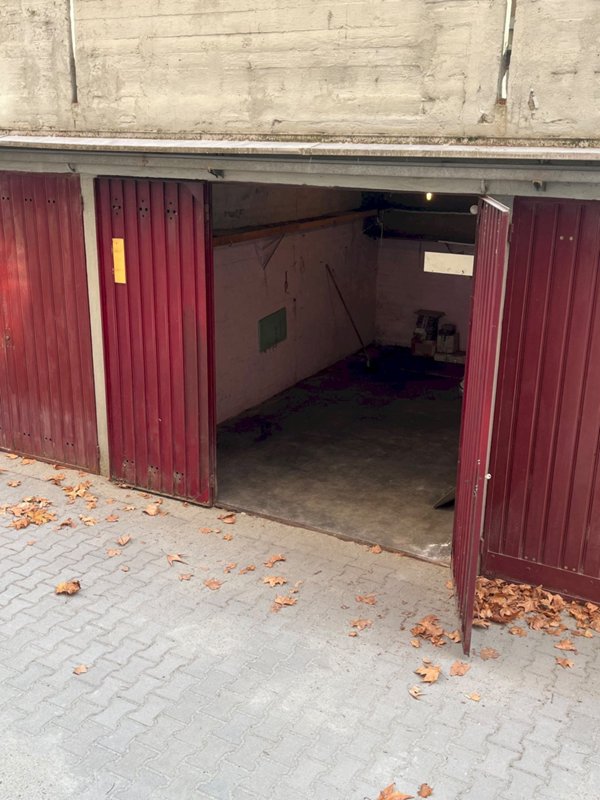 box auto in vendita a Bologna in zona Mazzini