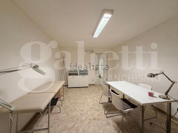 ufficio in vendita a Bologna in zona Centro Storico