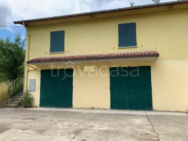 capannone in vendita a Borgo Tossignano in zona Codrignano