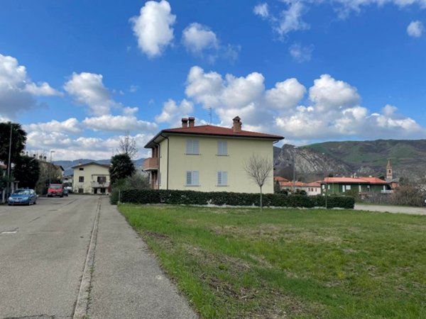 casa indipendente in vendita a Borgo Tossignano in zona Tossignano