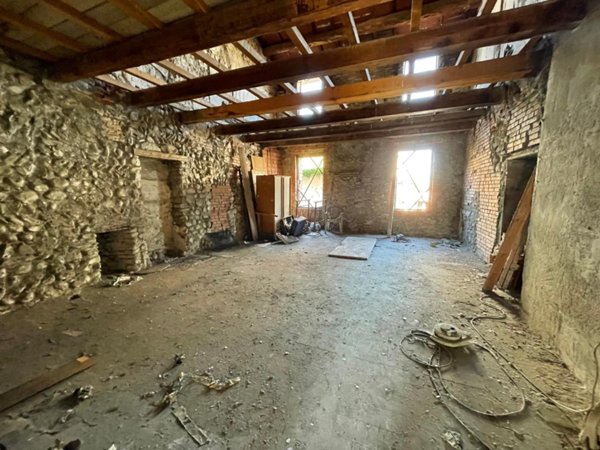 casale in vendita a Borgo Tossignano in zona Tossignano