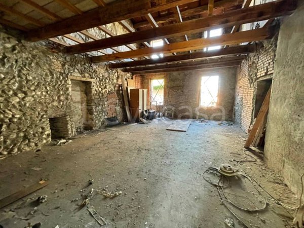 casale in vendita a Borgo Tossignano in zona Tossignano