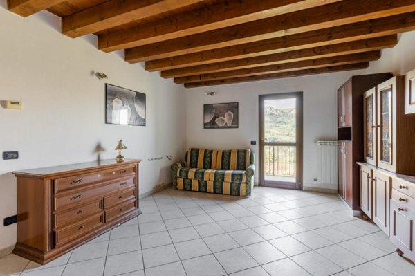 appartamento in vendita a Borgo Tossignano in zona Tossignano