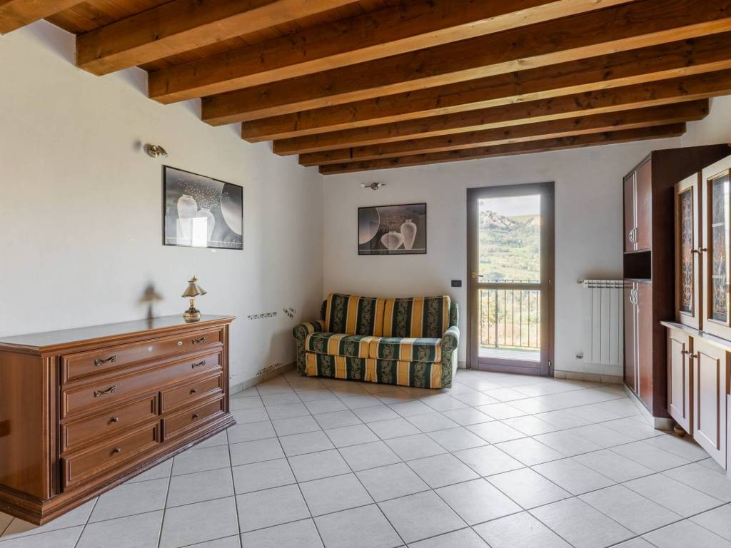 appartamento in vendita a Borgo Tossignano in zona Tossignano
